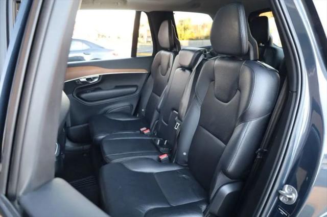 2022 Volvo XC90 T6 Momentum 7 Passenger
