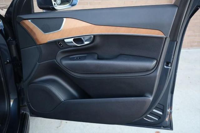 2022 Volvo XC90 T6 Momentum 7 Passenger