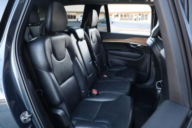 2022 Volvo XC90 T6 Momentum 7 Passenger