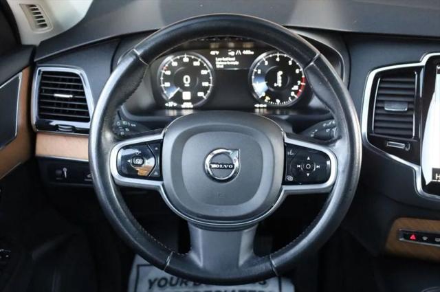 2022 Volvo XC90 T6 Momentum 7 Passenger