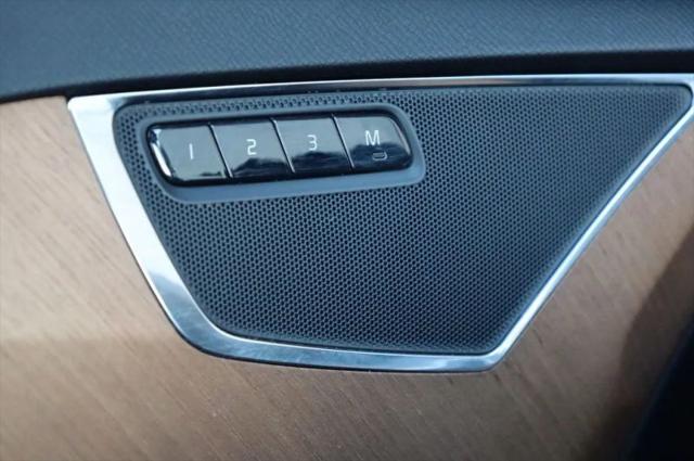 2022 Volvo XC90 T6 Momentum 7 Passenger