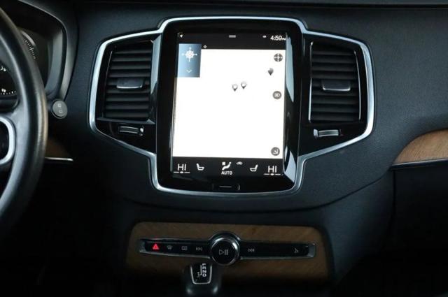 2022 Volvo XC90 T6 Momentum 7 Passenger