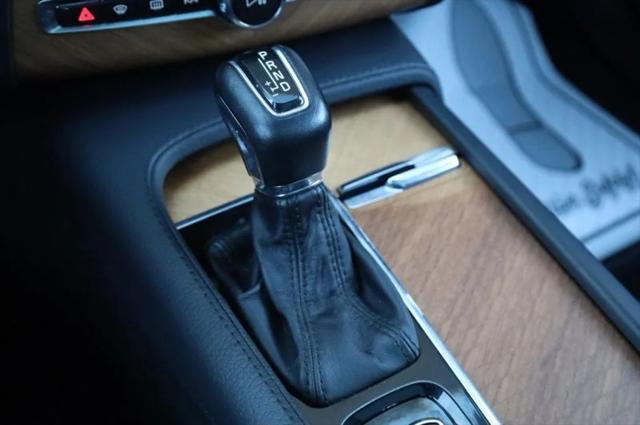 2022 Volvo XC90 T6 Momentum 7 Passenger