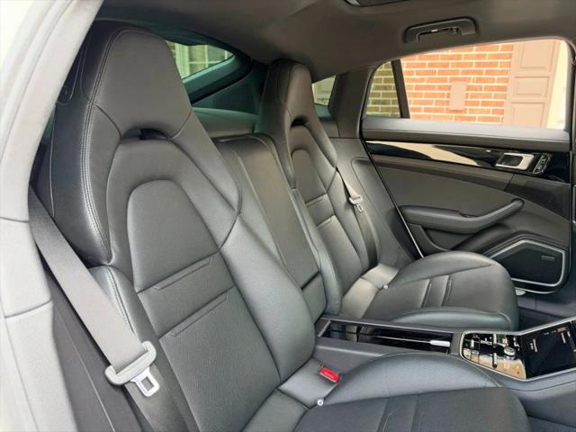 2018 Porsche Panamera 4