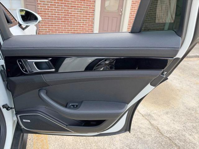 2018 Porsche Panamera 4
