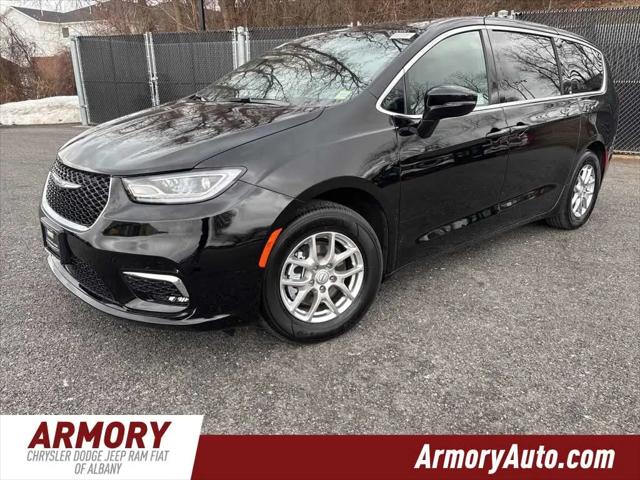 2026 Chrysler Pacifica Select for sale in Albany, NY