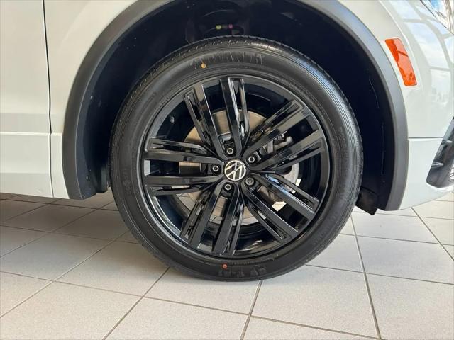 2022 Volkswagen Tiguan 2.0T SE R-Line Black