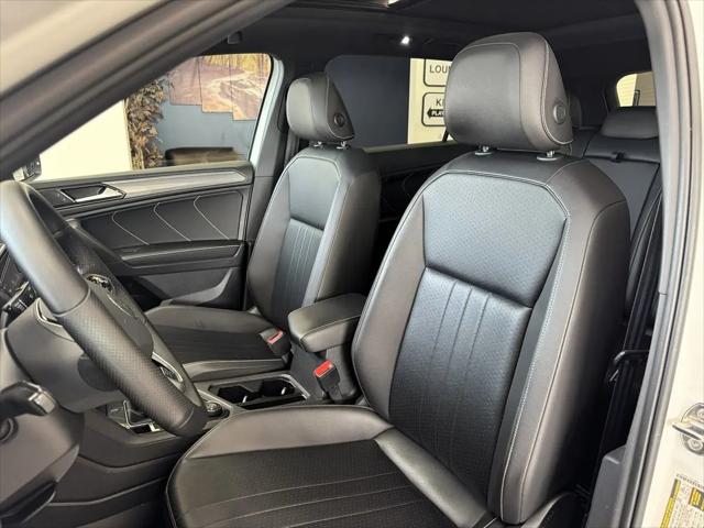 2022 Volkswagen Tiguan 2.0T SE R-Line Black