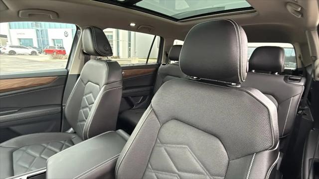 2026 Volkswagen Atlas SE with Technology