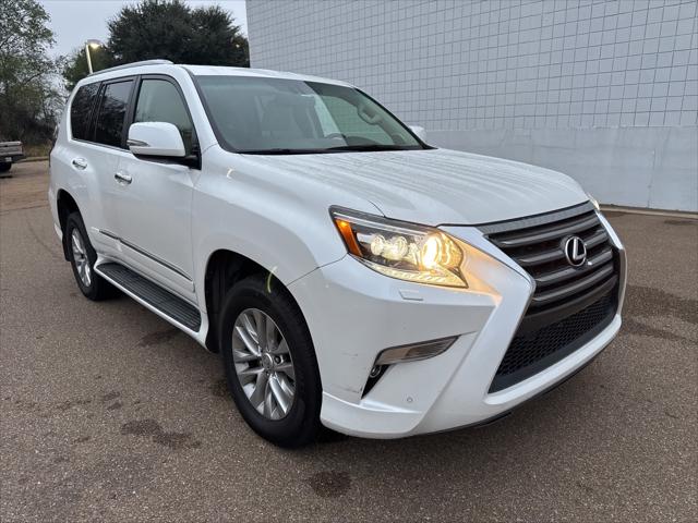 2017 Lexus GX Base's photo