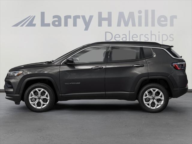 2025 Jeep Compass COMPASS LATITUDE 4X4