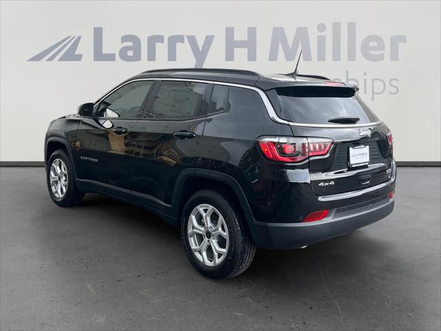 2025 Jeep Compass COMPASS LATITUDE 4X4