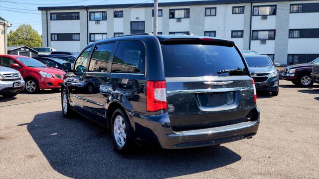 2011 Chrysler Town & Country Touring