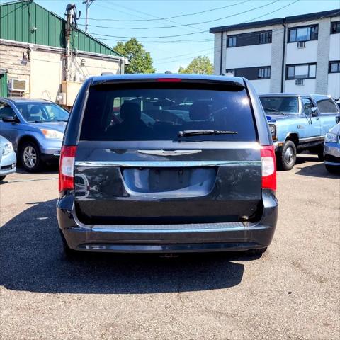 2011 Chrysler Town & Country Touring