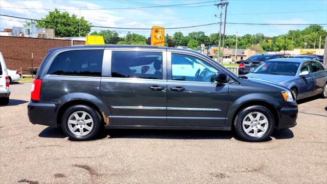 2011 Chrysler Town & Country Touring