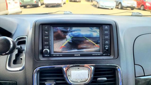 2011 Chrysler Town & Country Touring