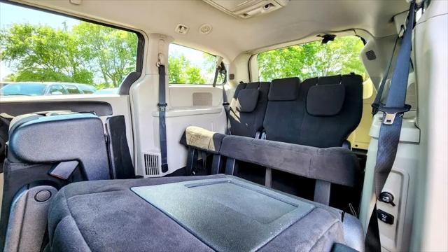 2011 Chrysler Town & Country Touring