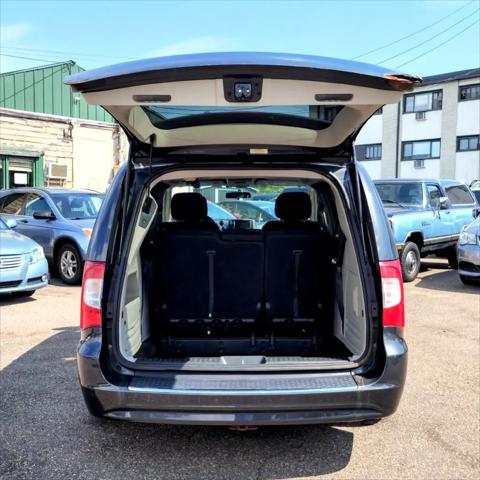 2011 Chrysler Town & Country Touring