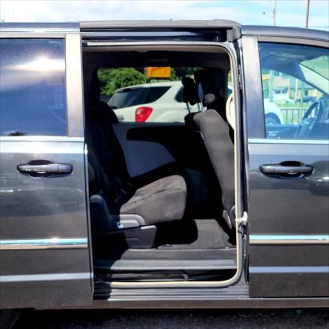2011 Chrysler Town & Country Touring