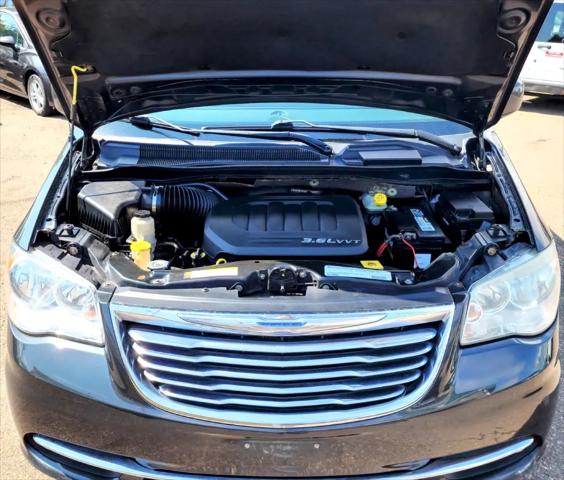 2011 Chrysler Town & Country Touring