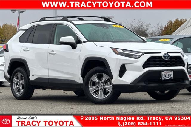 2024 Toyota RAV4 XLE's photo