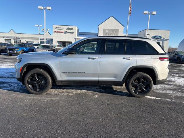 2023 Jeep Grand Cherokee Altitude 4x4 2023 Jeep Grand Cherokee Altitude 4x4