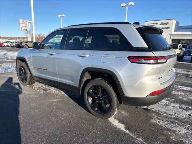 2023 Jeep Grand Cherokee Altitude 4x4 2023 Jeep Grand Cherokee Altitude 4x4
