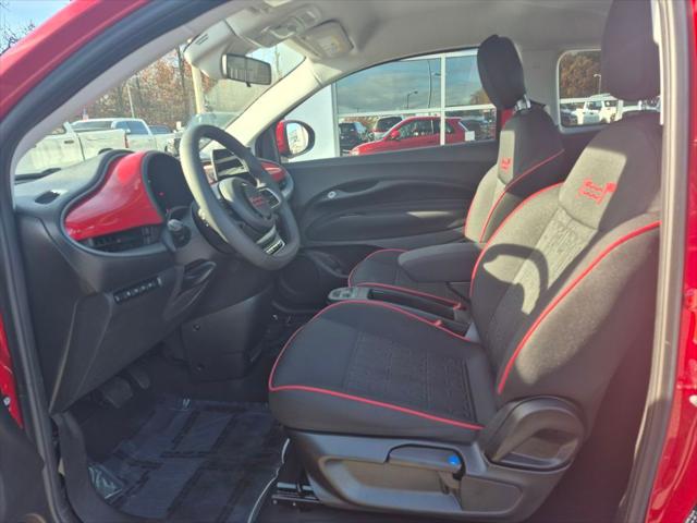 2024 Fiat 500e INSPI(RED) FWD 2024 Fiat 500e INSPI(RED) FWD