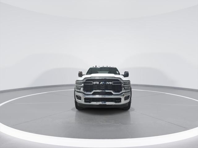 2026 RAM Ram 5500 Chassis Cab RAM 5500 TRADESMAN CHASSIS CREW CAB 4X4 84 CA