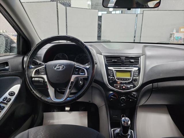 2013 Hyundai Accent SE