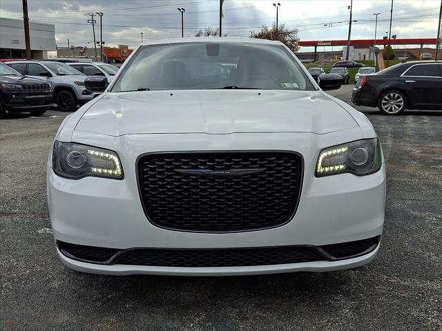 2023 Chrysler 300 Touring 2023 Chrysler 300 Touring