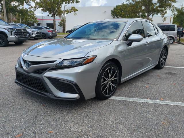2023 Toyota Camry SE Hybrid
