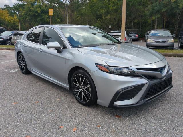 2023 Toyota Camry SE Hybrid