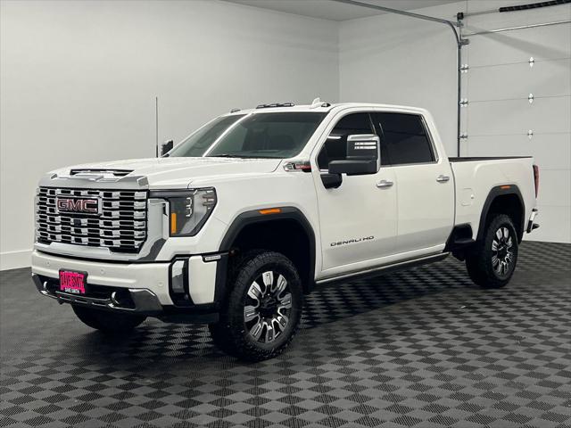 2024 GMC Sierra 2500HD 4WD Crew Cab Standard Bed Denali