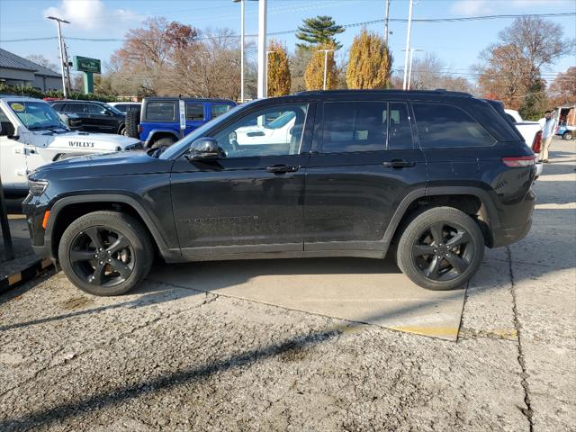 2023 Jeep Grand Cherokee Altitude 4x4 2023 Jeep Grand Cherokee Altitude 4x4