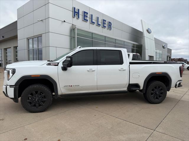 2025 GMC Sierra 2500HD 4WD Crew Cab Standard Bed AT4