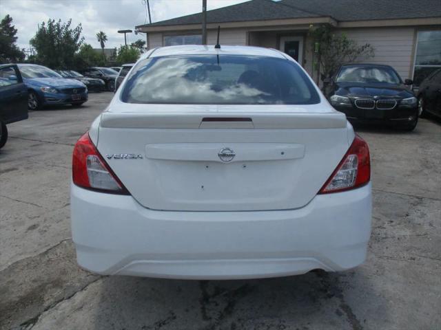 2017 Nissan Versa 1.6 S+