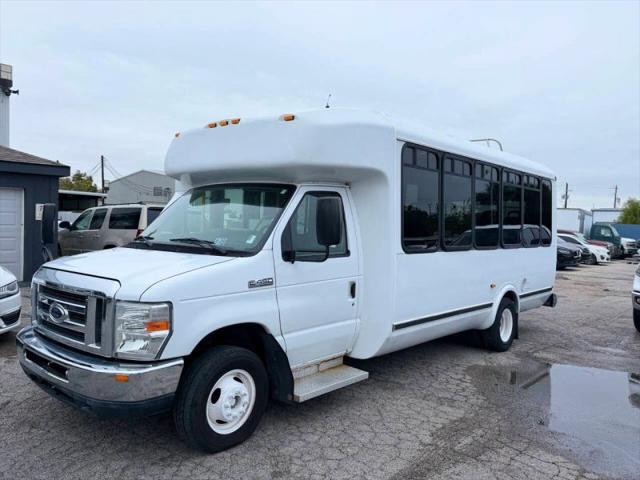 2014 Ford E-450 Cutaway Base