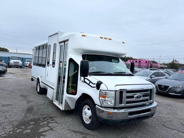 2014 Ford E-450 Cutaway Base