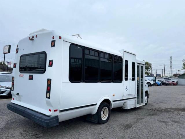 2014 Ford E-450 Cutaway Base