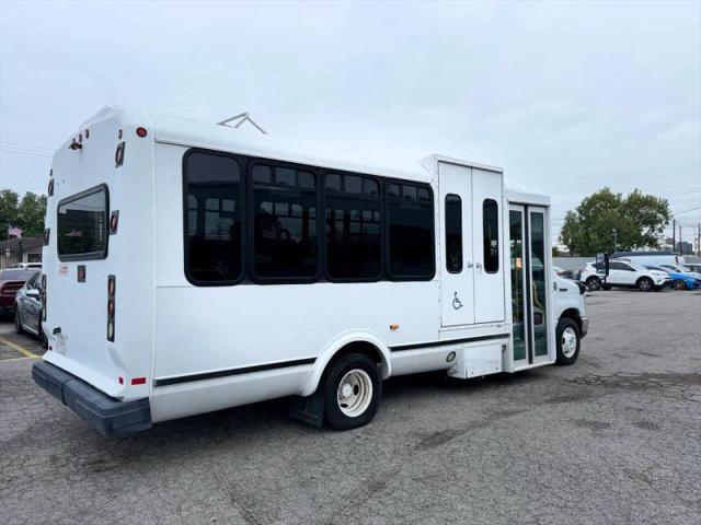 2014 Ford E-450 Cutaway Base
