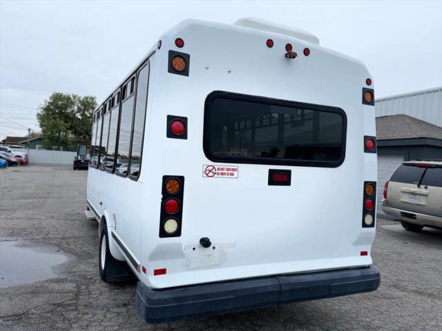 2014 Ford E-450 Cutaway Base