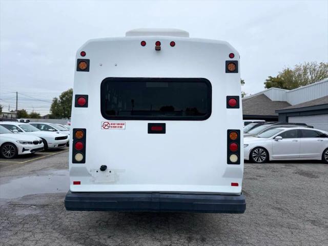 2014 Ford E-450 Cutaway Base
