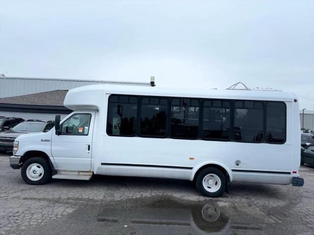 2014 Ford E-450 Cutaway Base