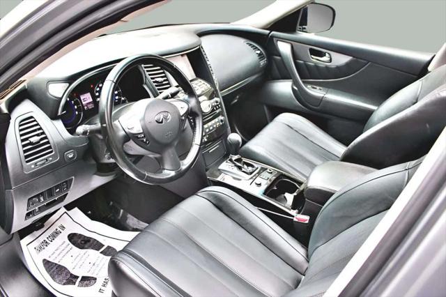 2017 INFINITI QX70 3.7