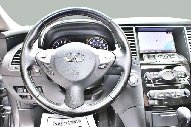 2017 INFINITI QX70 3.7
