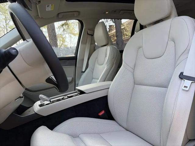 2026 Volvo XC90 Plug-In Hybrid Ultra, T8 AWD, Electric/Gasoline, Bright, 7 Seats