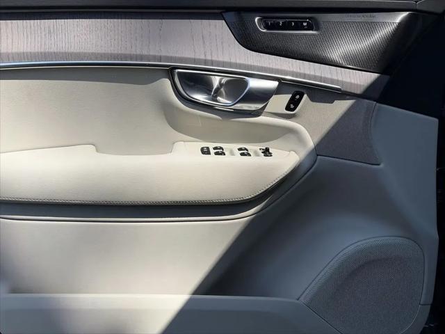 2026 Volvo XC90 Plug-In Hybrid Ultra, T8 AWD, Electric/Gasoline, Bright, 7 Seats