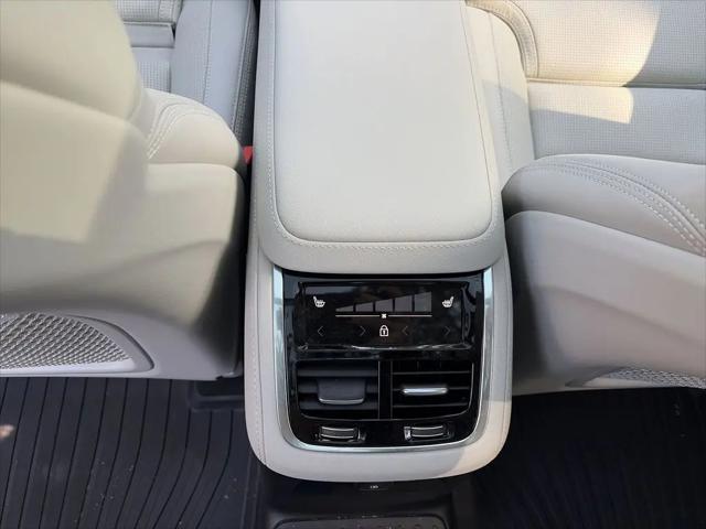 2026 Volvo XC90 Plug-In Hybrid Ultra, T8 AWD, Electric/Gasoline, Bright, 7 Seats