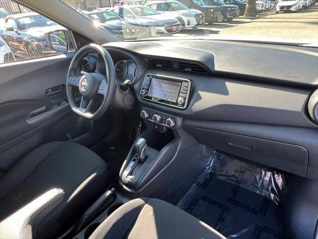 2025 Nissan Kicks S